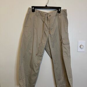 💛⚡️$4 flash sale ⚡️💛 Liz Claiborne Women's Tan Cargo Capris